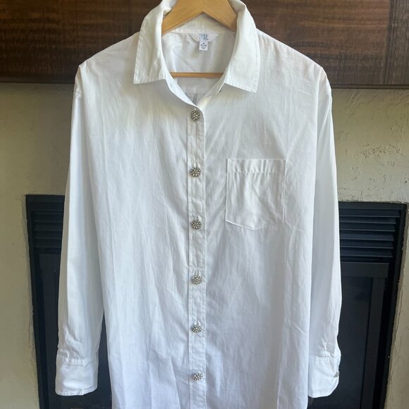 White Button Down 100% Cotton Embellished Buttons - Closet Basic for Holidays - Picture 4 of 8